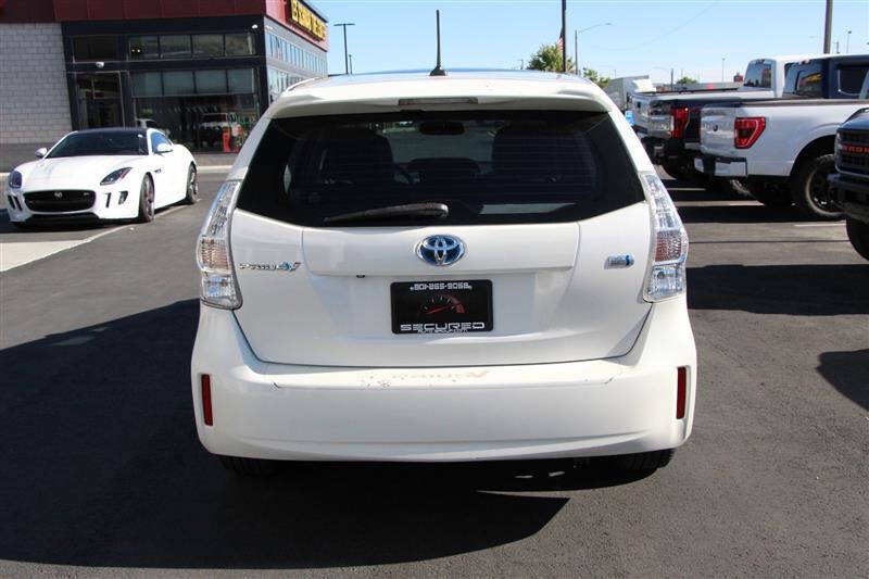 2012 Toyota Prius v Five
