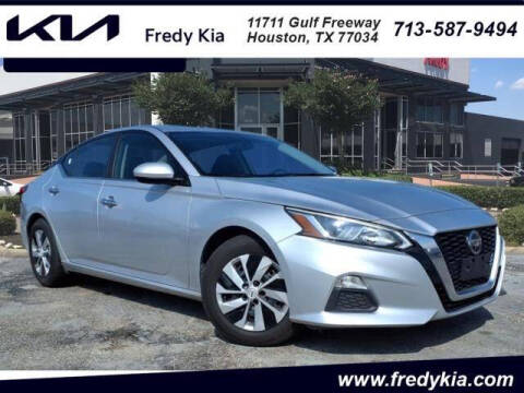 2019 Nissan Altima for sale at FREDYS CARS FOR LESS in Houston TX