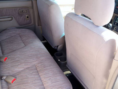 2000 Nissan Frontier SE