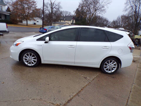 2013 Toyota Prius v Five
