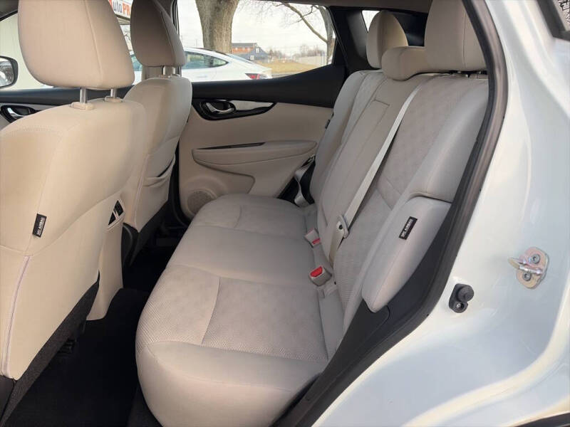 2022 Nissan Rogue Sport SV