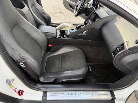 2017 Jaguar F-TYPE Premium