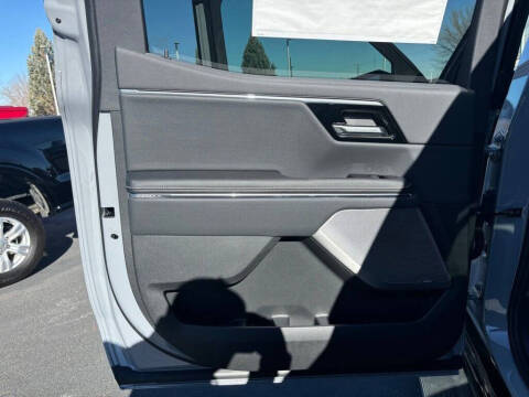 2024 GMC Sierra EV Denali Edition 1