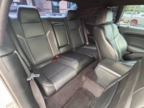 2017 Dodge Challenger SXT