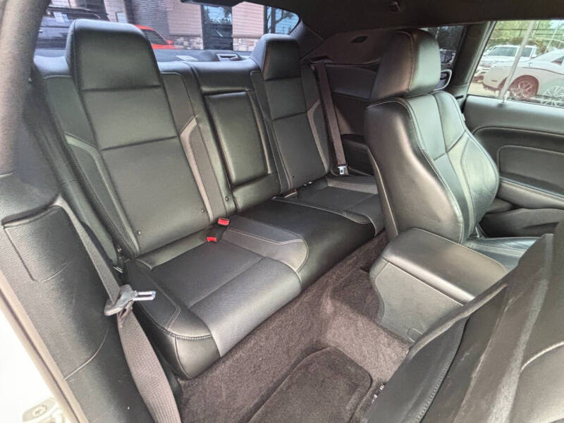 2017 Dodge Challenger SXT