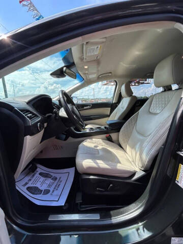 2023 Ford Edge Titanium