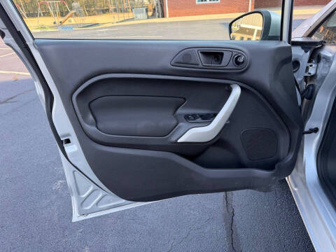 2013 Ford Fiesta SE