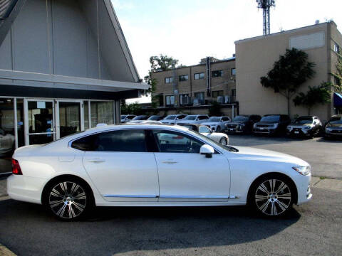 2023 Volvo S90 B6 Plus