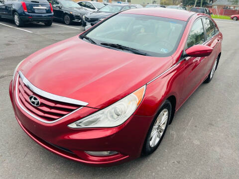 2013 Hyundai Sonata for sale at VENTURE MOTOR SPORTS in Chesapeake VA