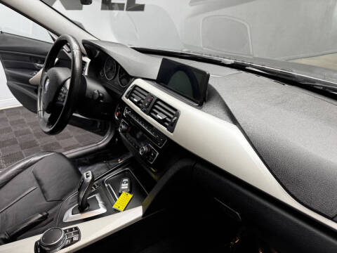 2018 BMW 3 Series 320i xDrive