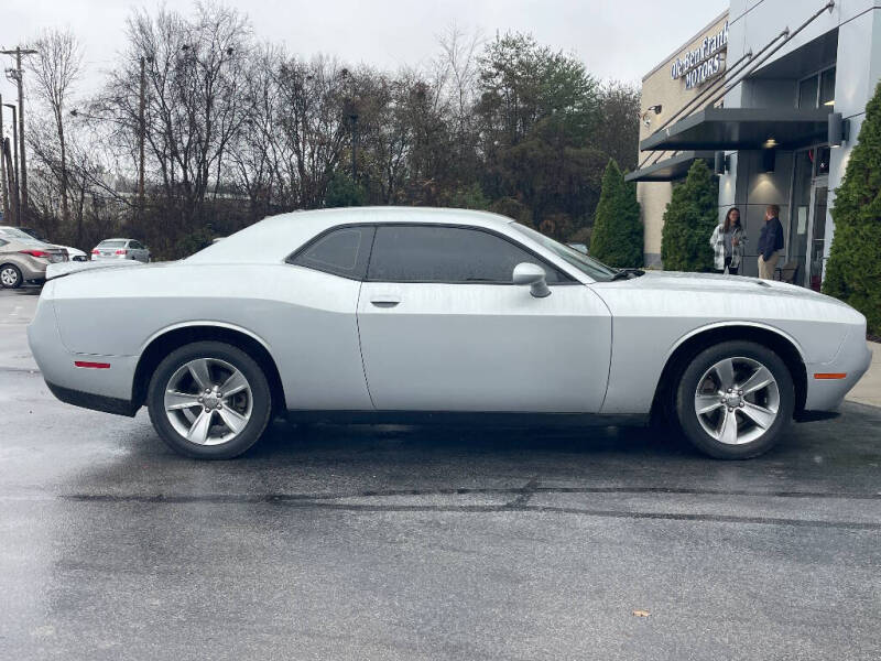 2021 Dodge Challenger SXT