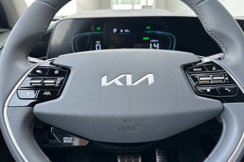 2025 Kia Niro EX Touring