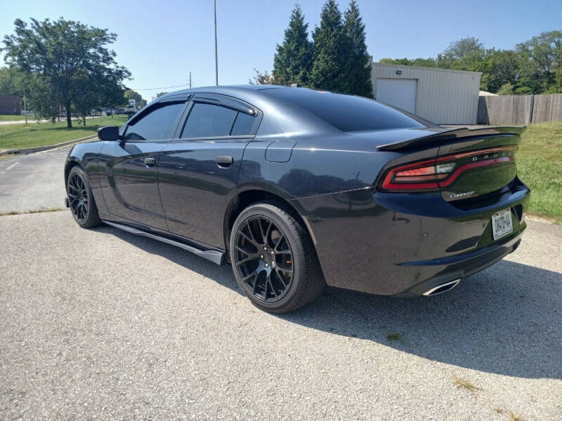 2017 Dodge Charger SE