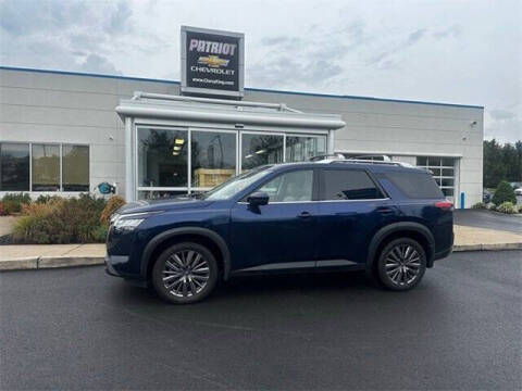 2023 Nissan Pathfinder SL