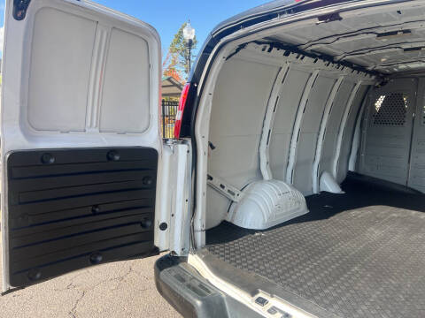 2024 Chevrolet Express 2500