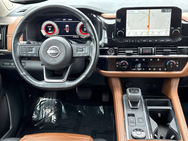 2023 Nissan Pathfinder Platinum