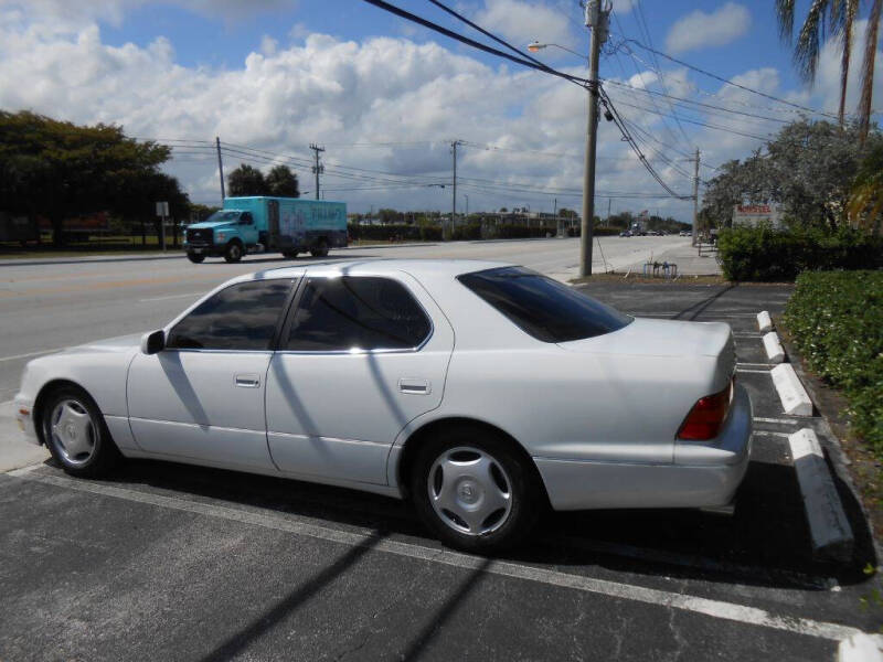 1999 Lexus LS 400