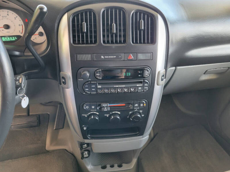 2007 Chrysler WHEELCHAIR VAN