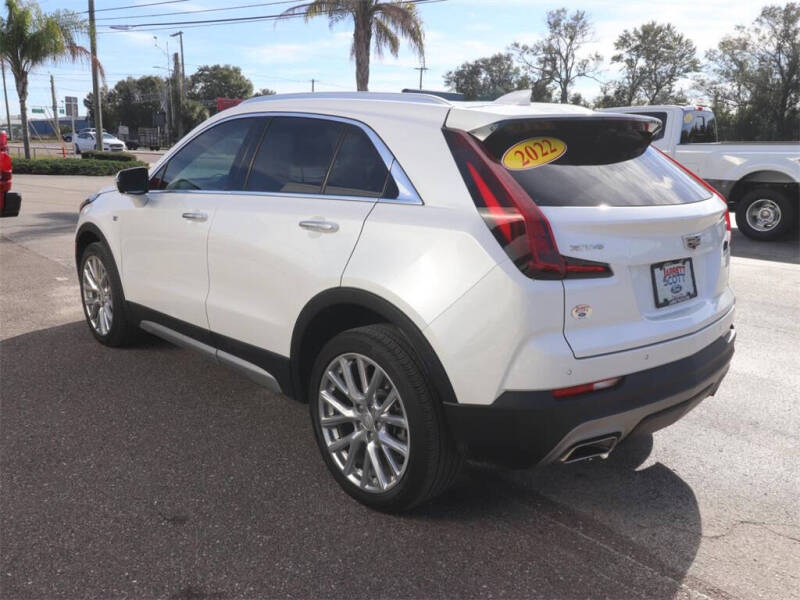 2022 Cadillac XT4 Premium Luxury