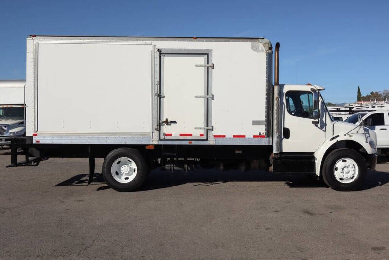2014 Freightliner M2 106