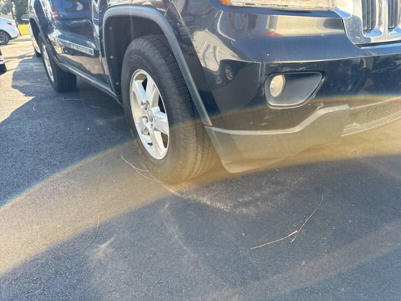Image 10 of 2013 Jeep Grand Cherokee Laredo