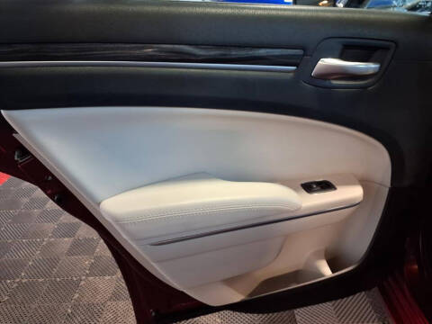 2018 Chrysler 300 Touring