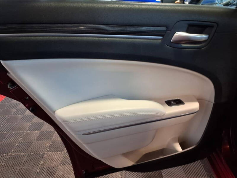 2018 Chrysler 300 Touring