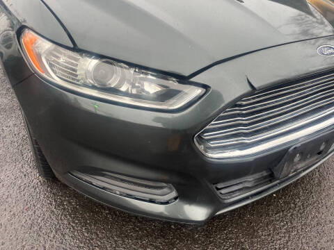 2016 Ford Fusion SE
