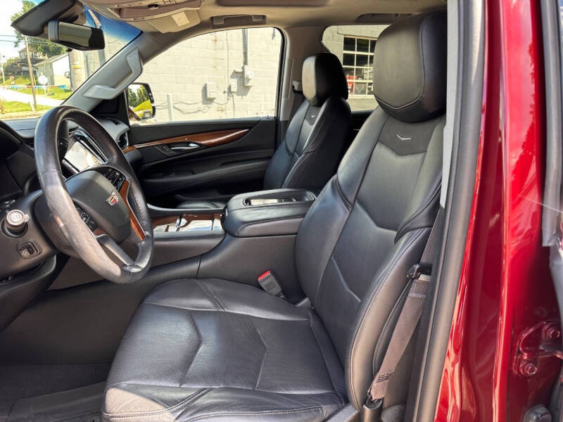 2017 Cadillac Escalade Luxury
