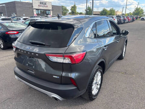 2020 Ford Escape SE