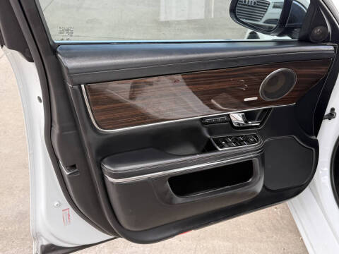 2012 Jaguar XJL Portfolio