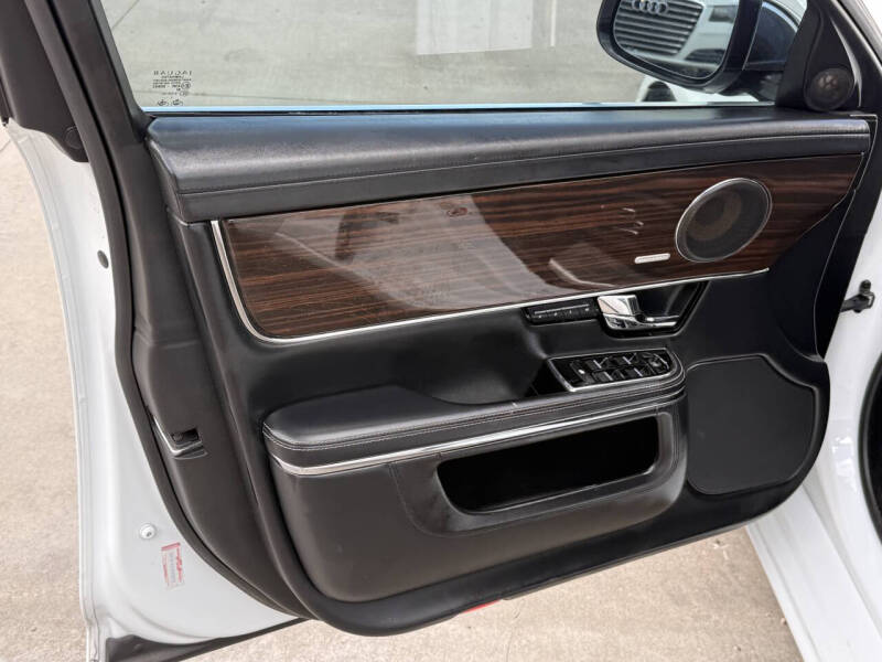 2012 Jaguar XJL Portfolio