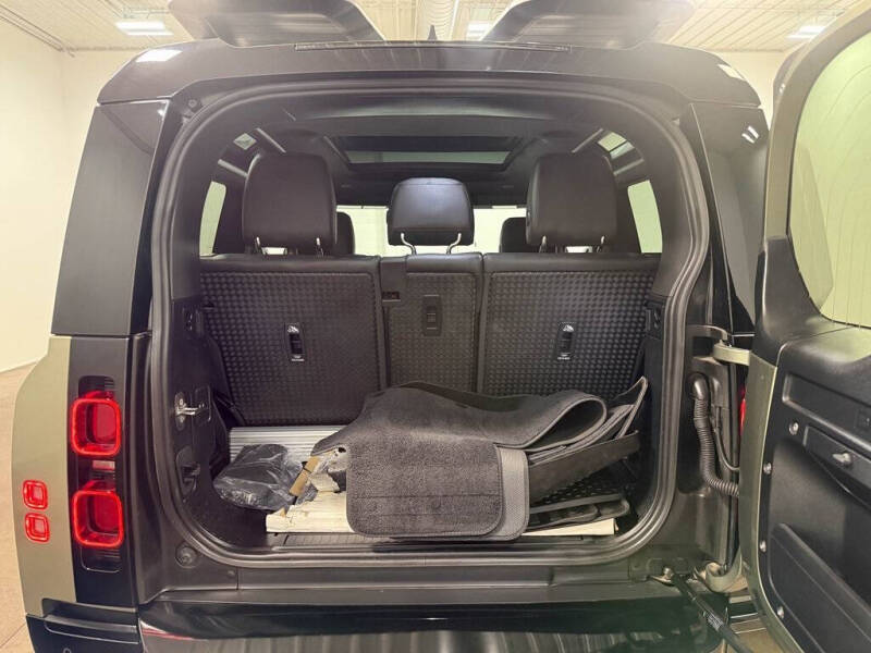 2024 Land Rover Defender 90 P400 X-Dynamic SE