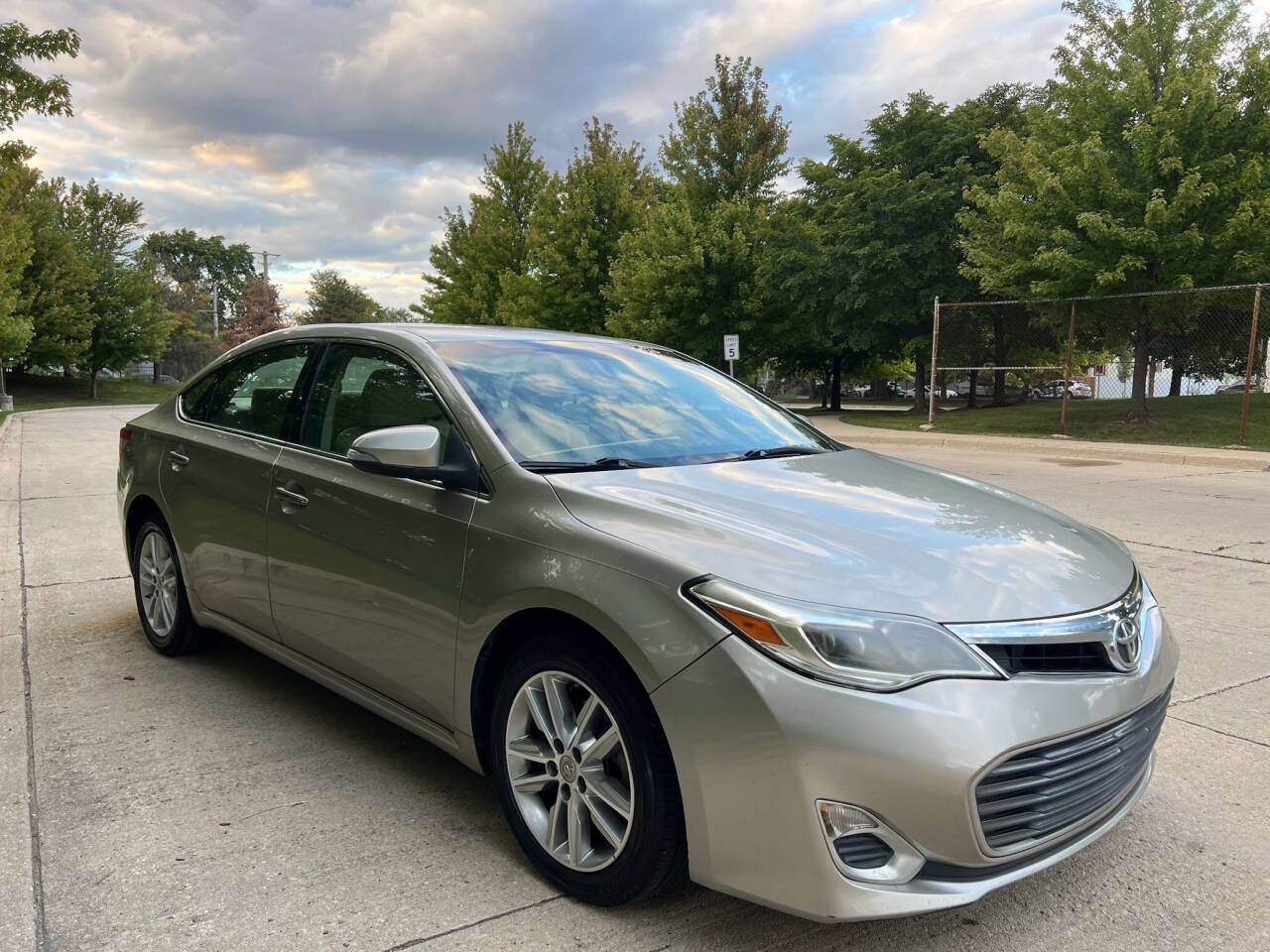 2015 Toyota Avalon XLE Premium 4dr Sedan's photo