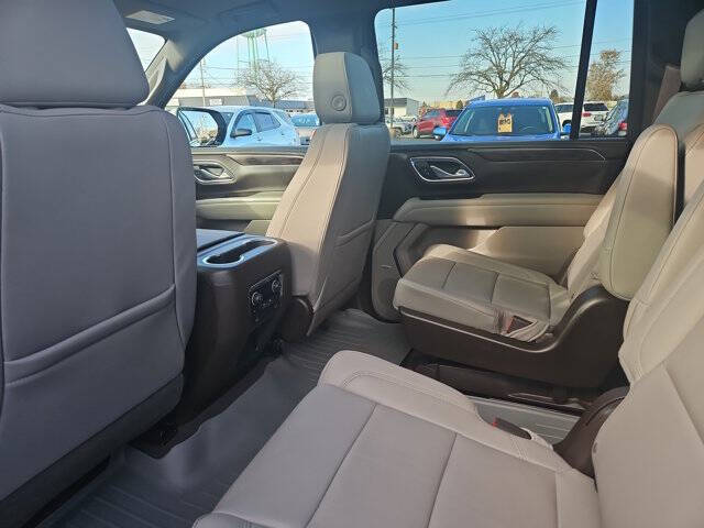 2023 Chevrolet Suburban LT