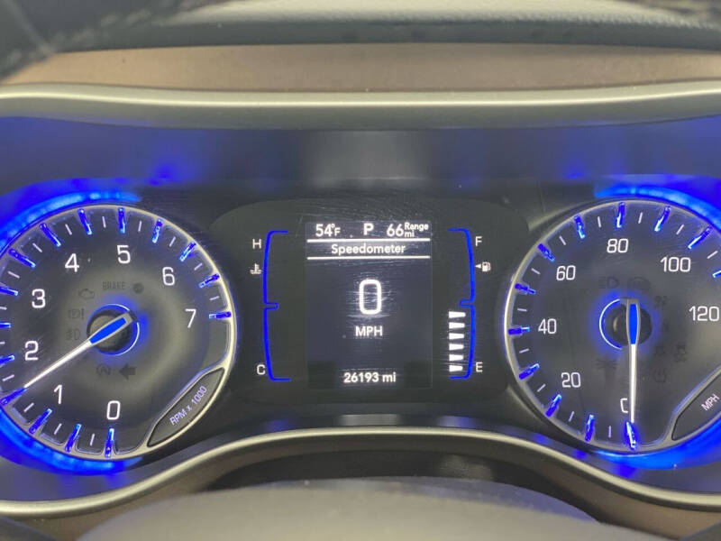 2023 Chrysler Voyager LX