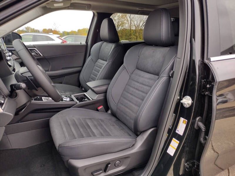 2025 Mitsubishi Outlander PHEV SE