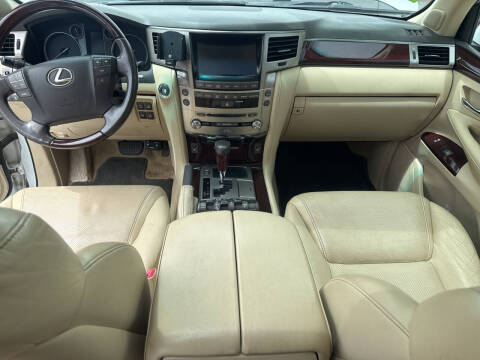 2013 Lexus LX 570