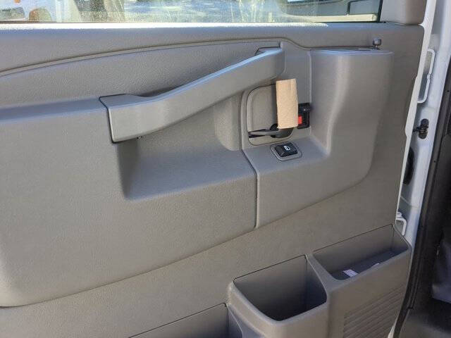 2025 Chevrolet Express 2500