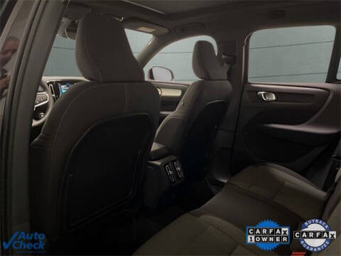 2025 Volvo XC40 B5 Core Bright Theme