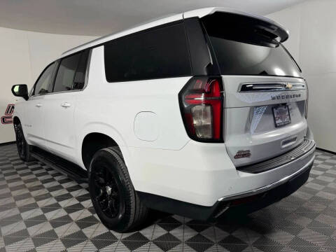 2023 Chevrolet Suburban LT