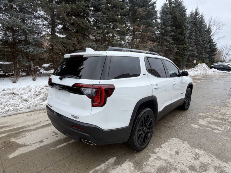 2023 GMC Acadia SLT