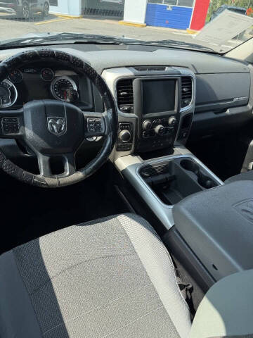 2017 RAM 1500 SLT