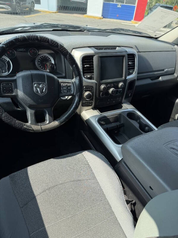 2017 RAM 1500 SLT
