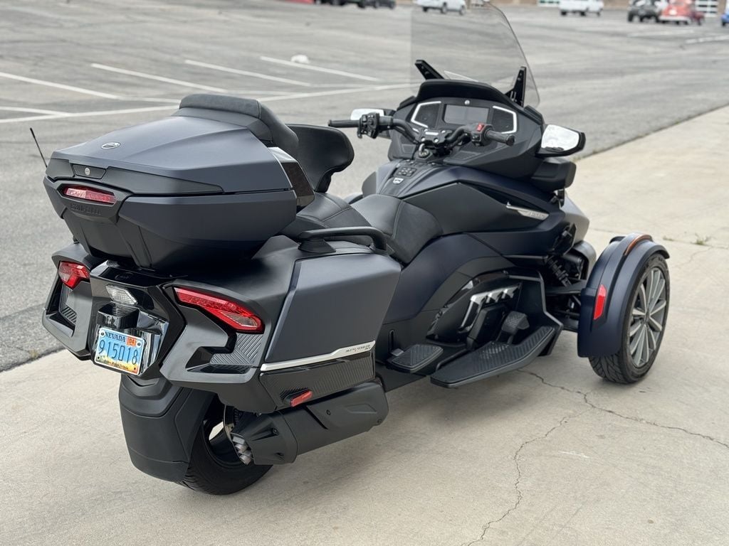 2022 Can-Am Spyder RT Sea-To-Sky 7