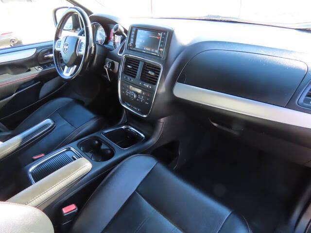 2019 Dodge Grand Caravan for sale at Modern Automotive Group LLC in Lafayette, TN