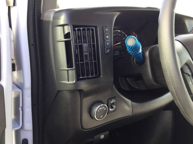 2025 Chevrolet Express 3500