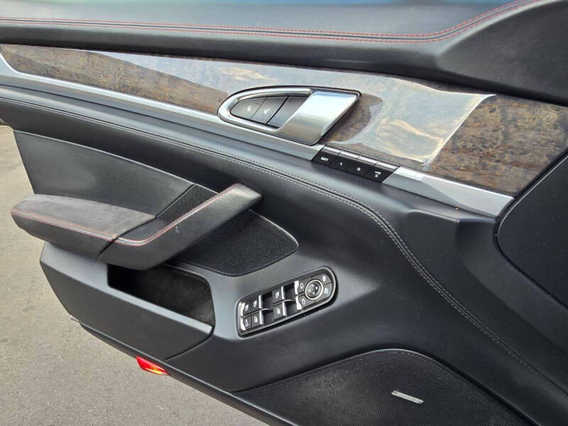 2013 Porsche Panamera GTS