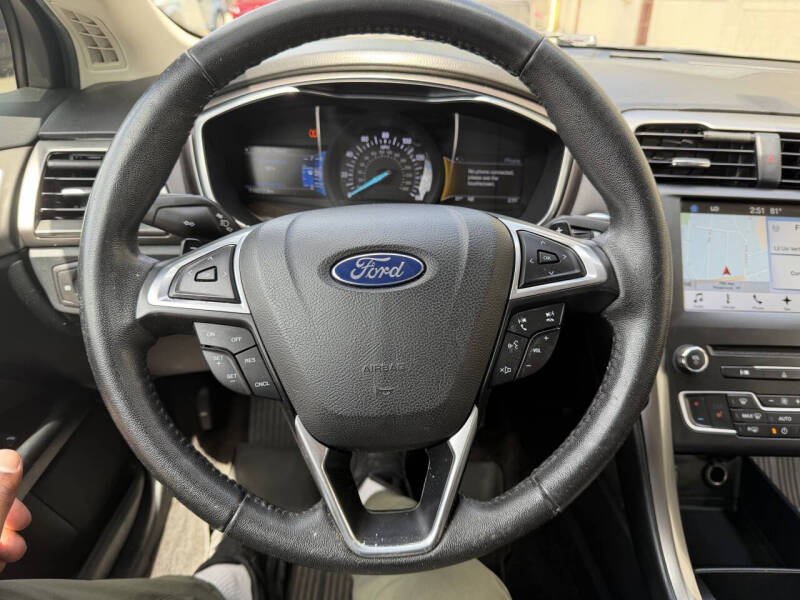 2017 Ford Fusion SE