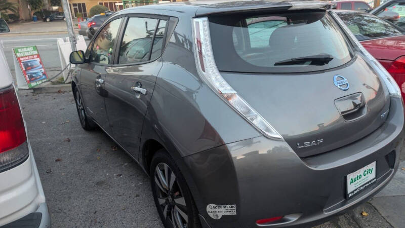2016 Nissan LEAF SV